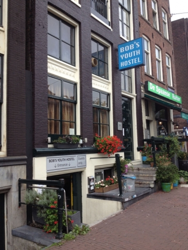 1409223314-amsterdam-hostel-bobs2.jpg